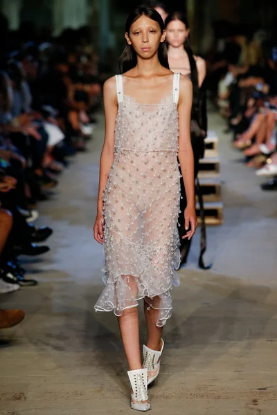 Look 77